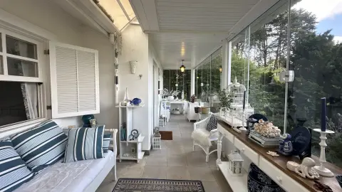 Casa Charmosa com Vista Deslumbrante para a Natureza