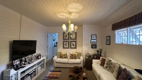 Casa Charmosa com Vista Deslumbrante para a Natureza