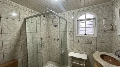 Casa Charmosa com Vista Deslumbrante para a Natureza